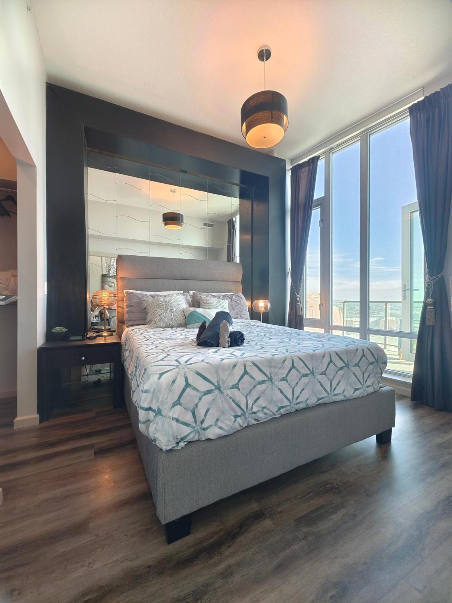 YYC Monki Di Executive Suites - Alura מראה חיצוני תמונה