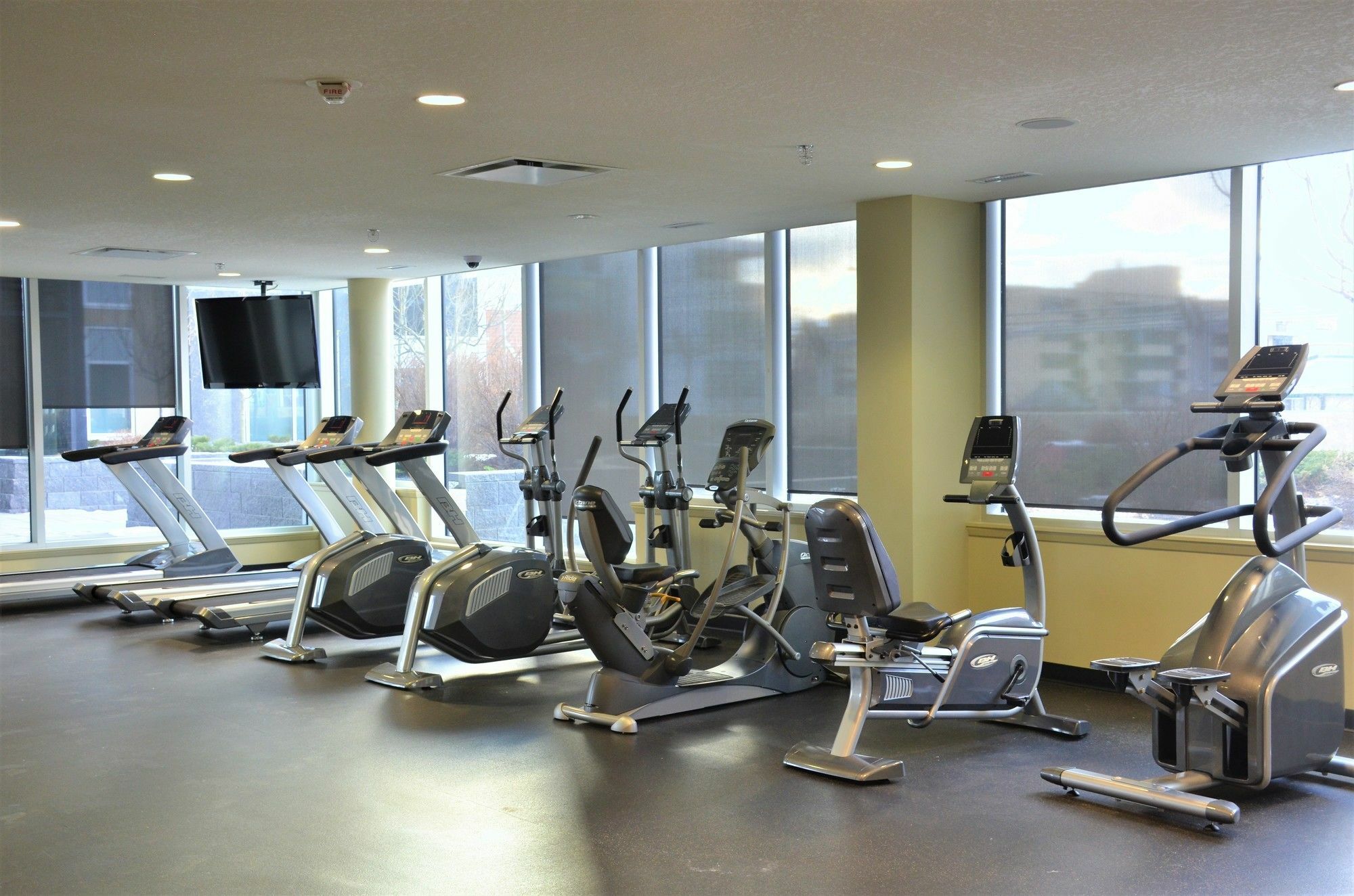 YYC Monki Di Executive Suites - Alura מראה חיצוני תמונה