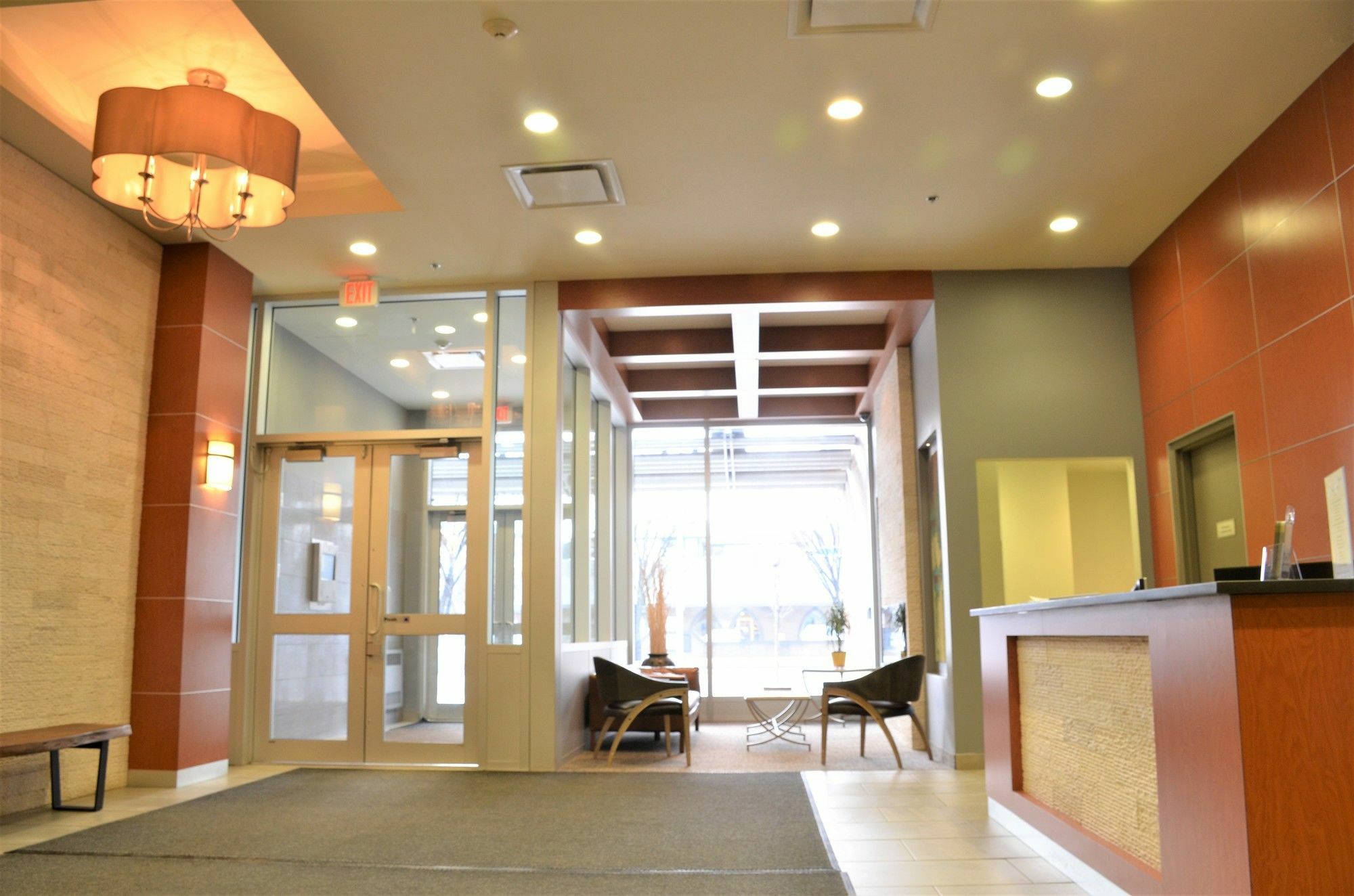 YYC Monki Di Executive Suites - Alura מראה חיצוני תמונה